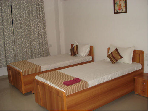 10 Blossoms Hospitality Services Ahmedabad Esterno foto